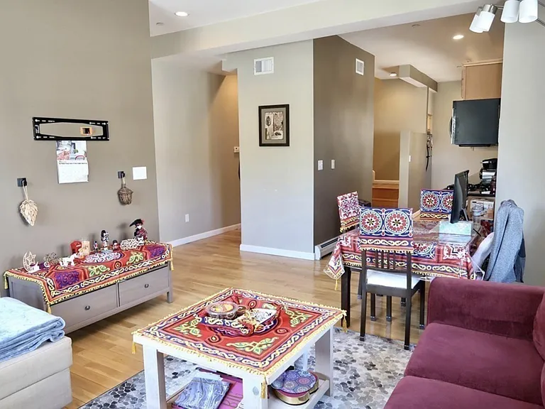 190 Summer St #402 — Photo 2
