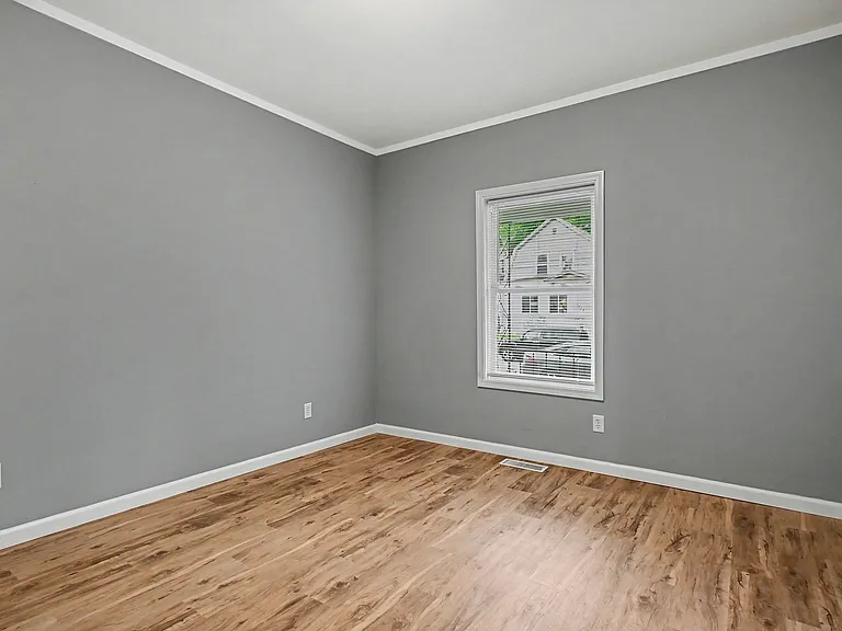 1219 E Madison St — Photo 10