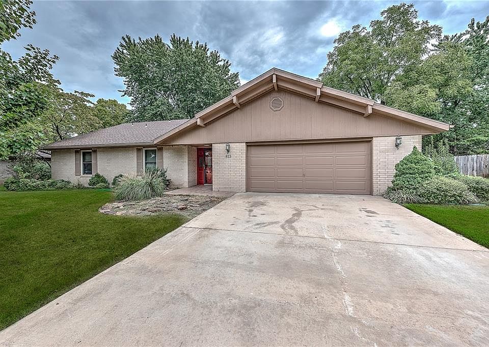 1st image of 813 S Orleans Dr