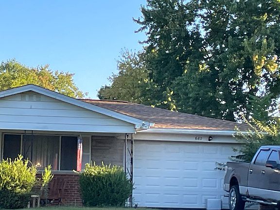 3rd image of 682 Loda Dr