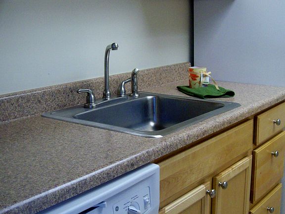 Tastefully Updated, Fully Equipped Kitchen