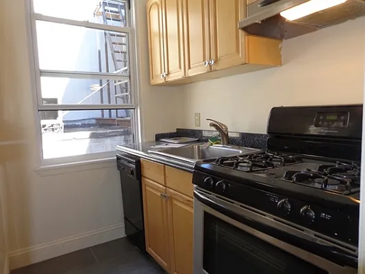 Rented by Citi Habitats | media 40