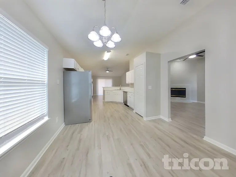 2990 Brittany Bluff Dr — Photo 3