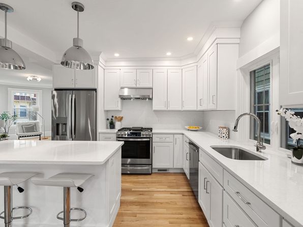 52 Forrester St #1, Salem, MA 01970