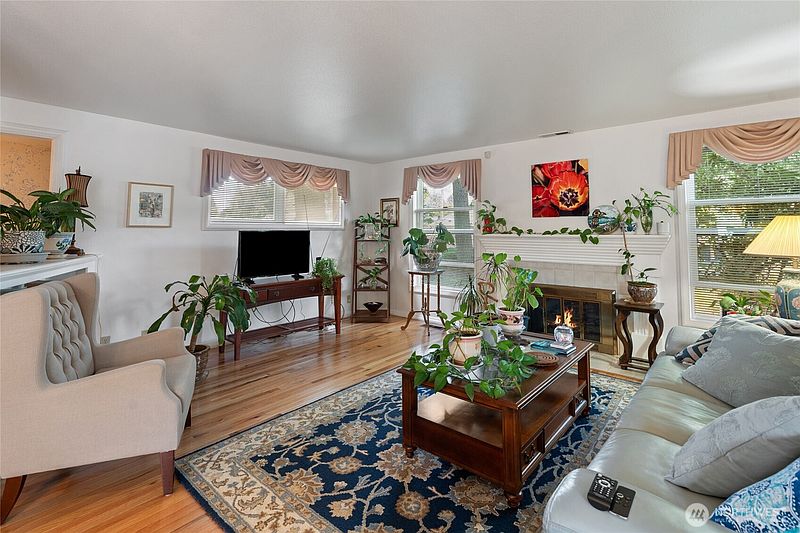 5th image of 1635 9th Avenue SW