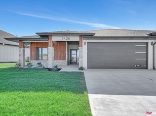 9428 87th St, Lincoln, NE 68526