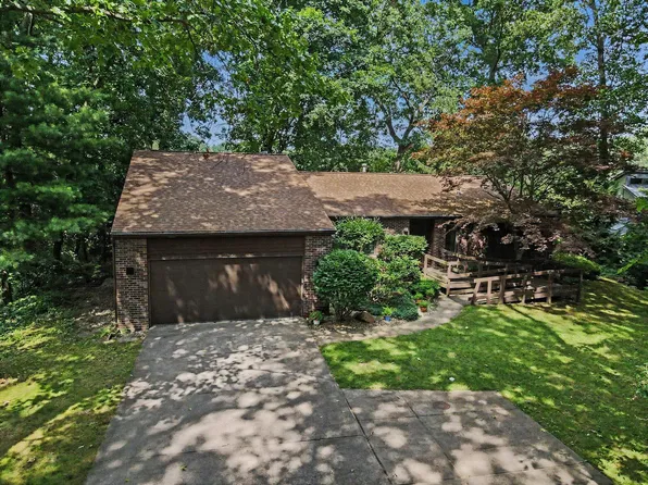 9808 Oak Forest Cir, Kalamazoo, MI 49009