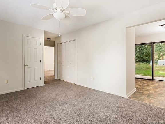 3rd image of 380 Corbly Dr APT 2