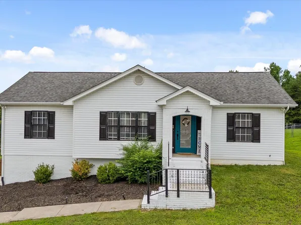 9739 Falcon Crest Dr, Ooltewah, TN 37363