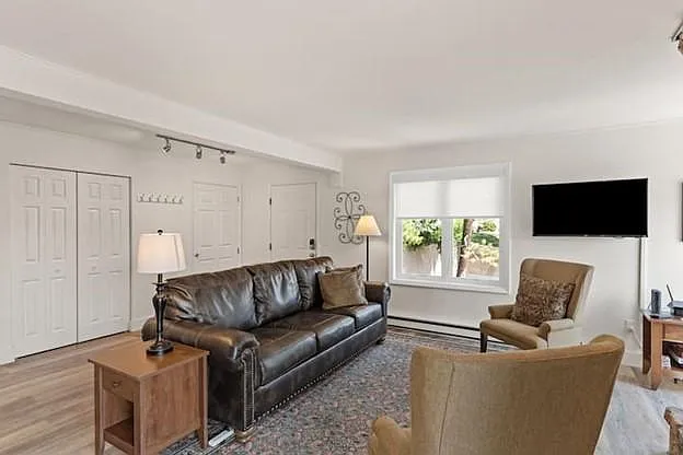 2505 Daybreak Ct — Photo 3