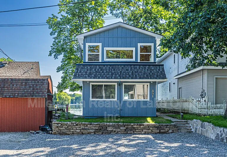391 Shady Oaks St — Photo 2