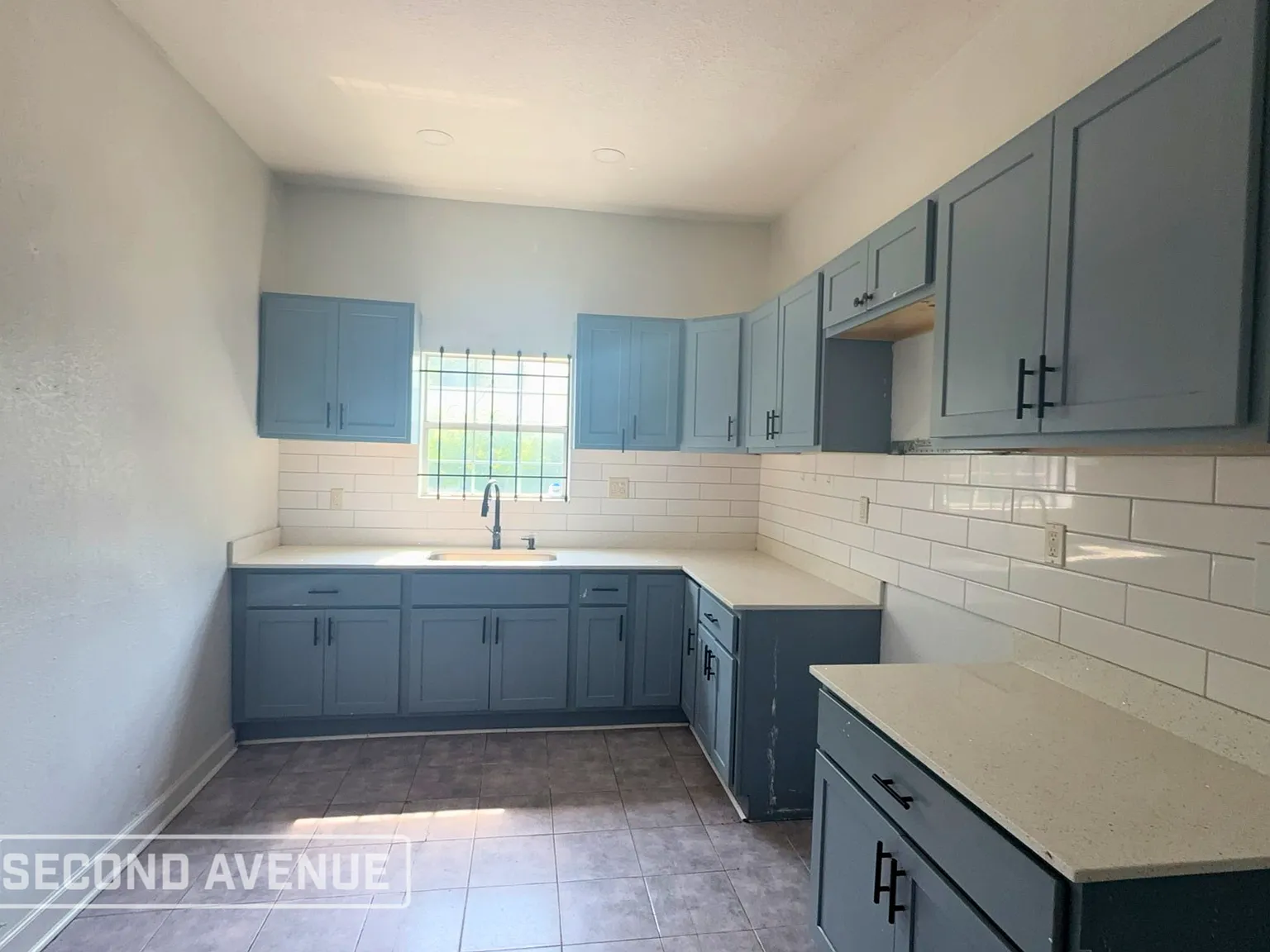 3 bed, 2.0 bath, 1199 sqft, $1,295 — Photo 2