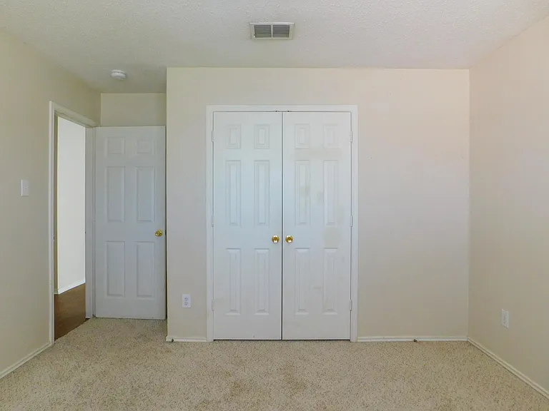 3230 Andalusian Dr — Photo 11