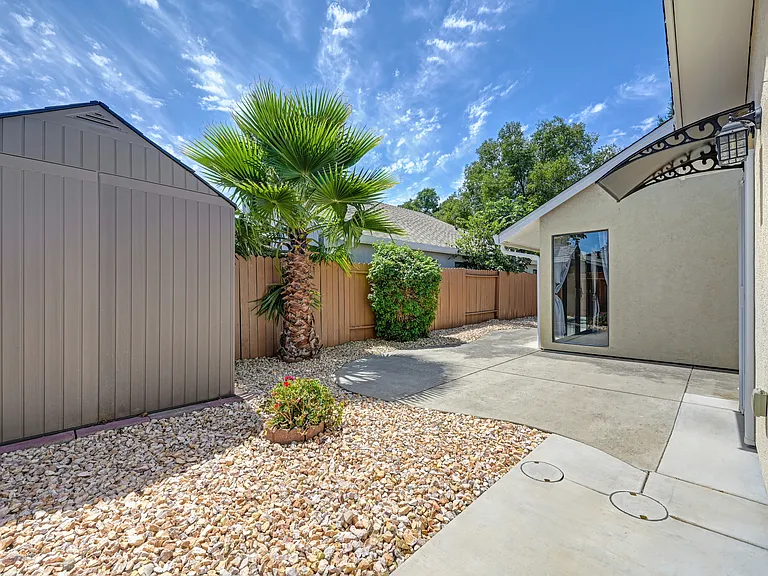 720 Donovan Ct — Photo 22