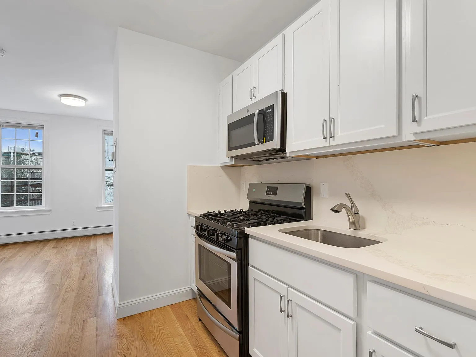 Studio, $1,675 — Photo 3
