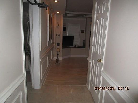 2nd image of 948 Jerry Ln