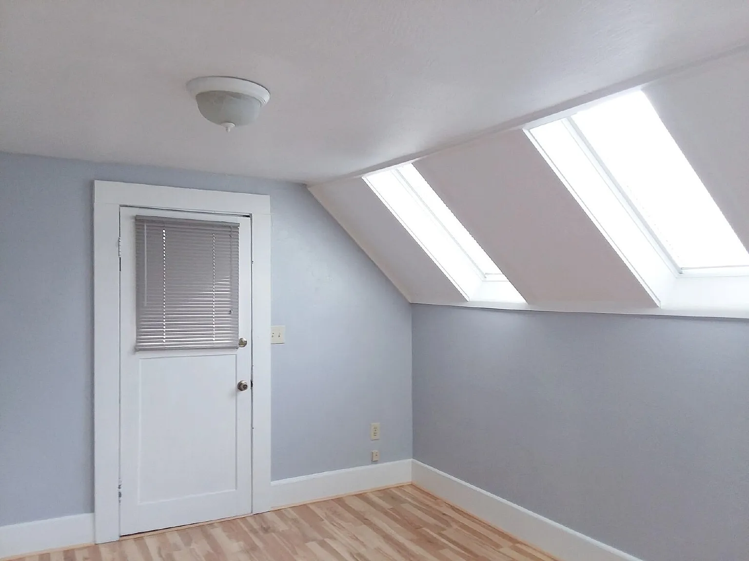 2 bed, 1.0 bath, $1,375 — Photo 2