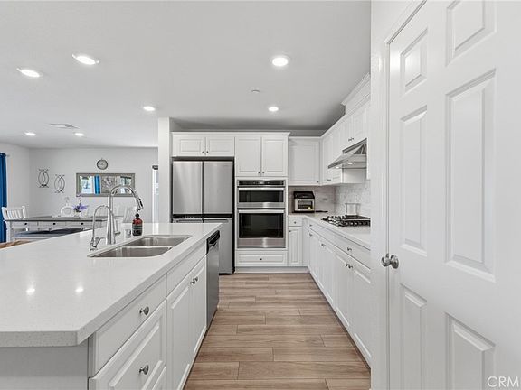 5th image of 2428 Tulip Dr