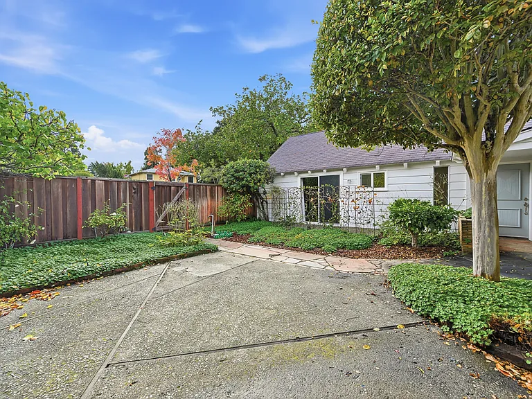20 Kent Pl — Photo 95