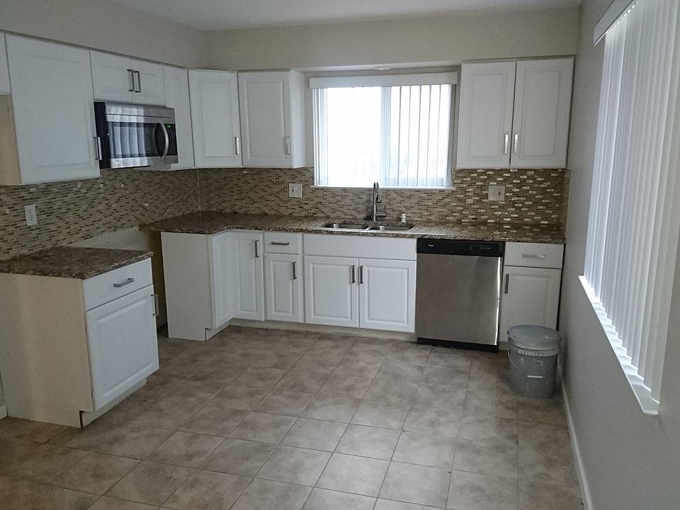 1st image of 15210 Hanfor Ave