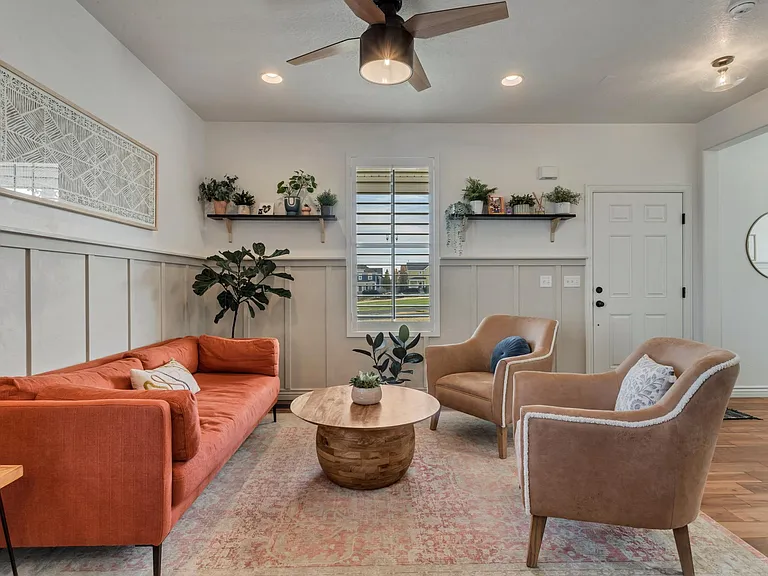 4253 W Clarks Hill Dr — Photo 4