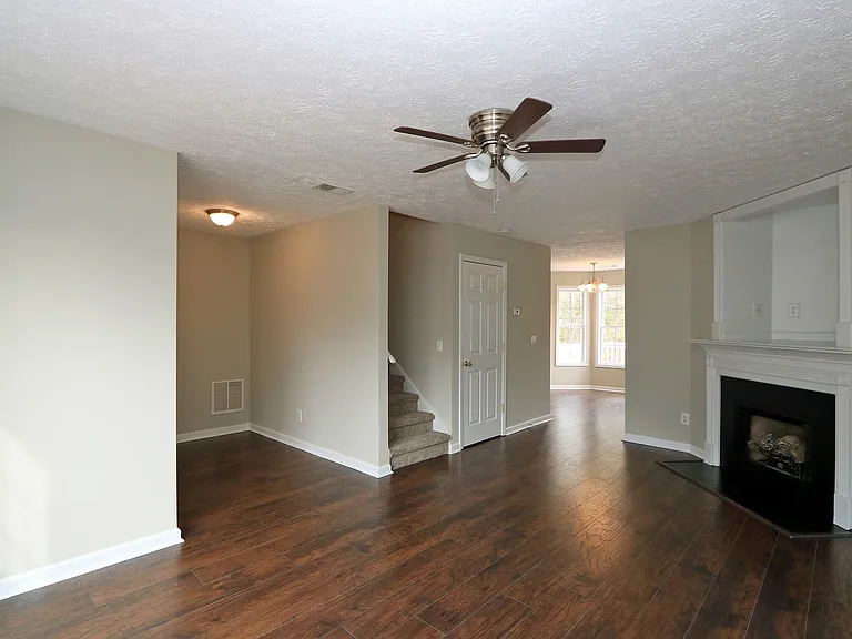 102 Providence Dr — Photo 8