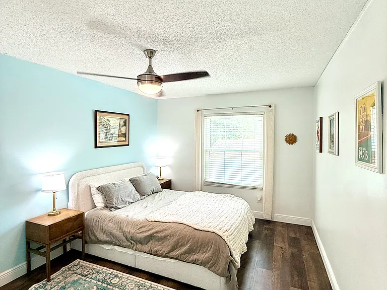 11801 Foxrun Ln — Photo 18