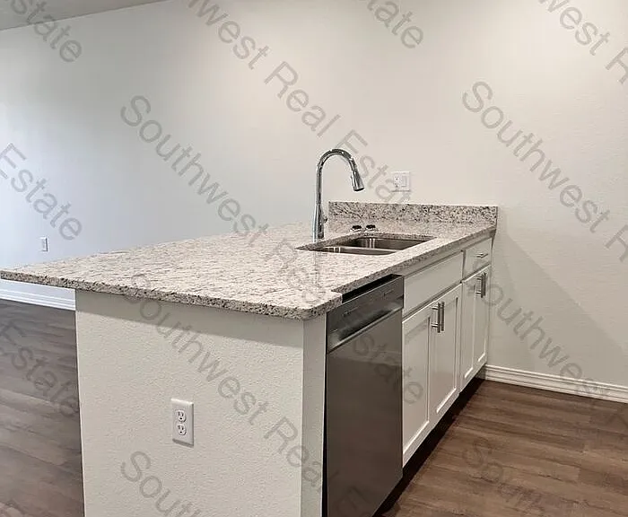 2101 Bobwhite Ct #B — Photo 5