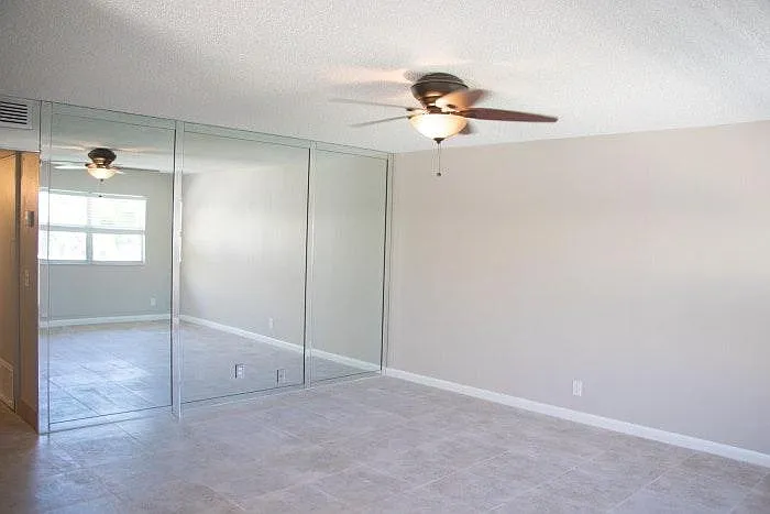 233 Brittany E — Photo 11