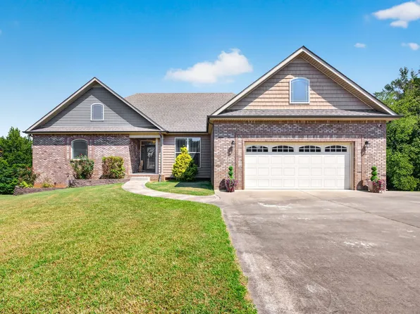 814 Iron Wood Cir, Clarksville, TN 37043