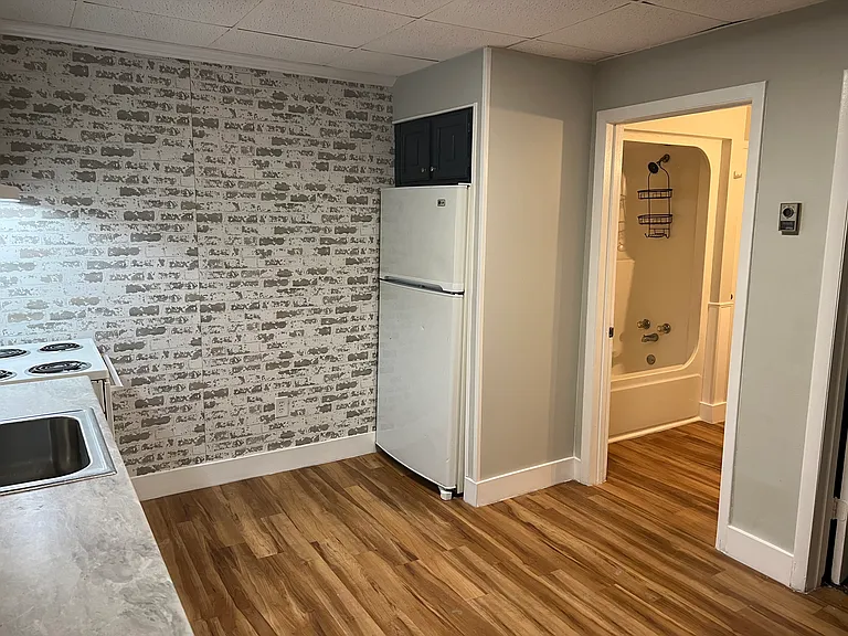 12 Zeller St #1 — Photo 2