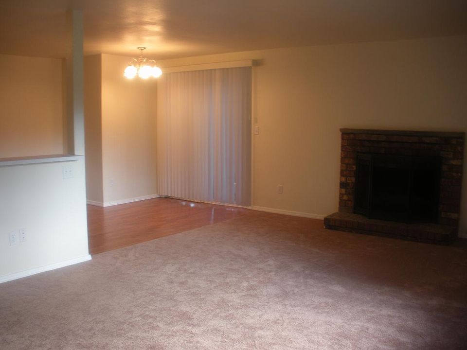 2nd image of 1406 Yonkers Dr SE APT A
