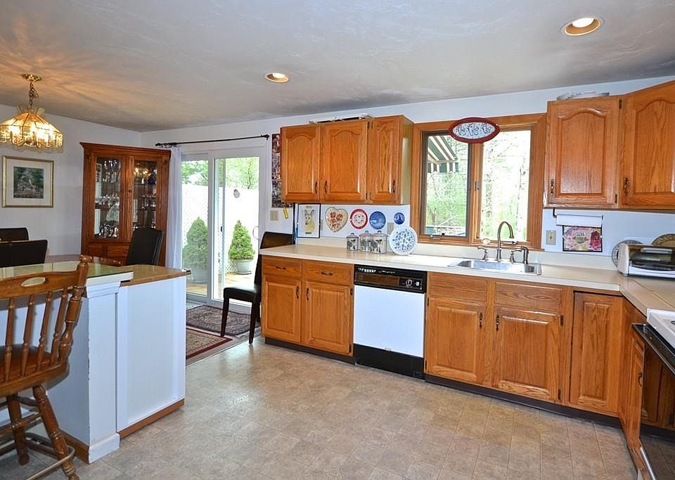 155 Hathaway St, Wareham, MA 02571 Zillow