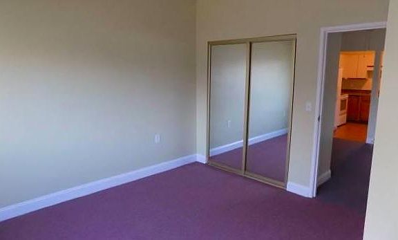 5th image of 200 Cove Way #121