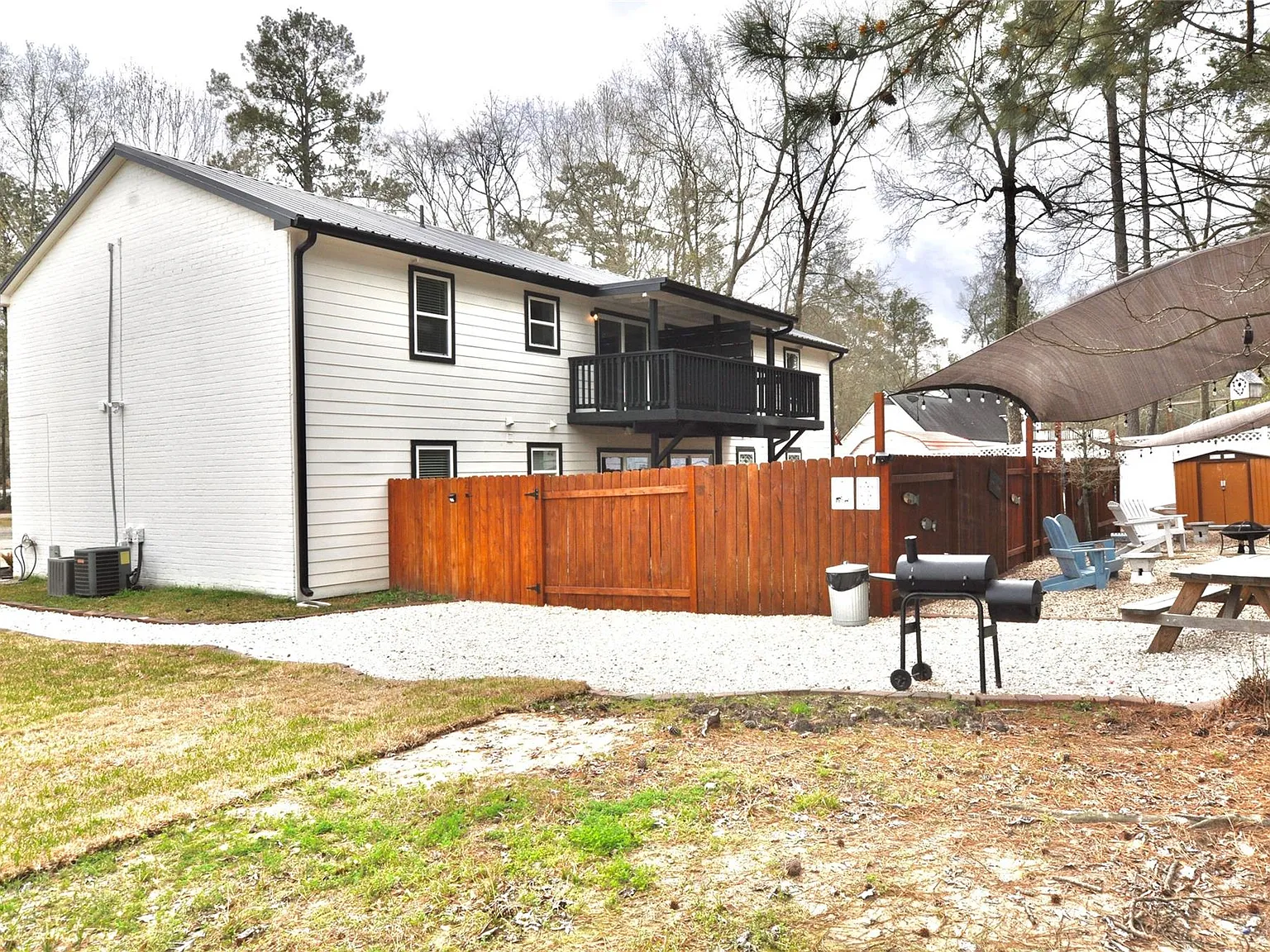 2 bed, 1.0 bath, 870 sqft, $1,450 — Photo 2
