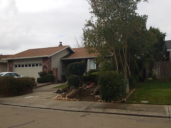 2nd image of 2433 Rockingham Cir