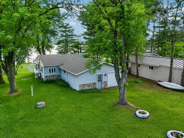 N2709 Lakeshore Dr, Montello, WI 53949