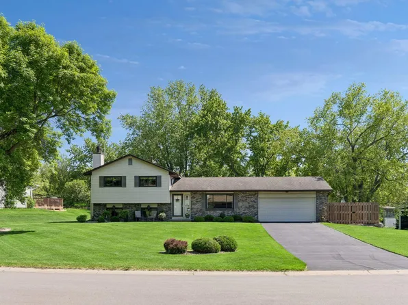 10435 Buckingham Dr, Eden Prairie, MN 55347