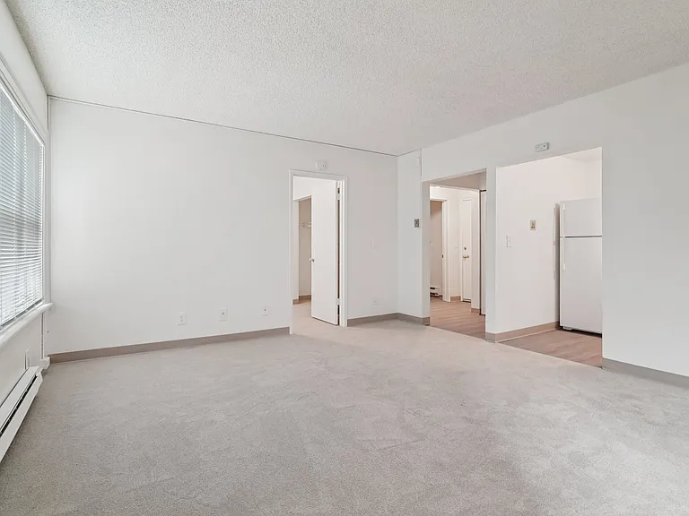Texada Apartments — Photo 8