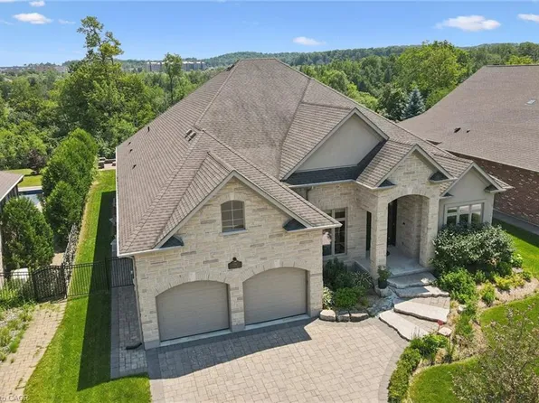 596 Regal Pl, Waterloo, ON N2V 2G3