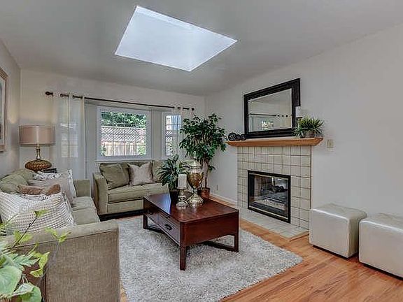 3rd image of 1326 Buchanan Dr