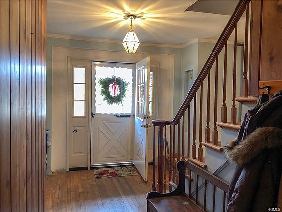 4th image of 739 Fieldstone Ct