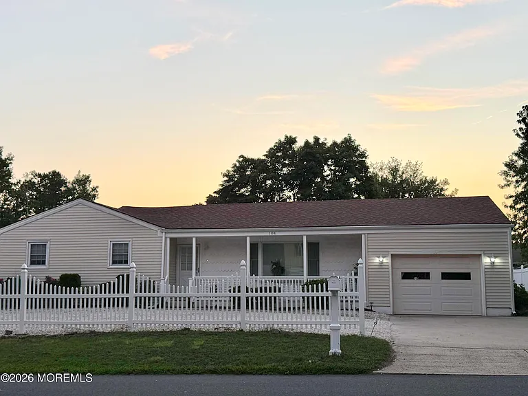 104 Nautilus Dr — Photo 21