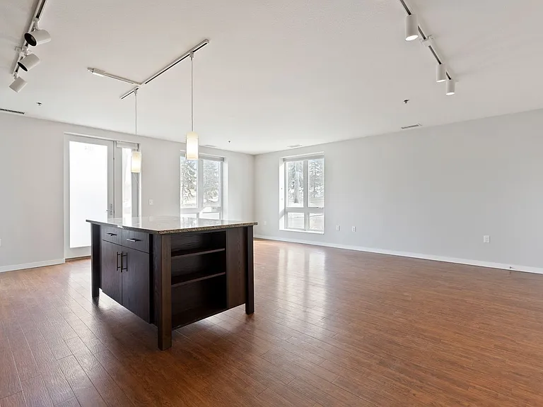 East River Apartments — Photo 20