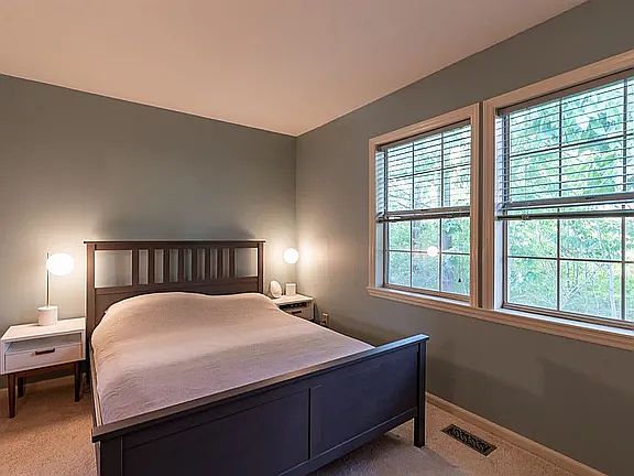 4th image of 104 Marlowe Ct