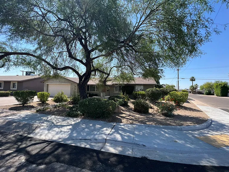 8241 E Cypress St — Photo 31