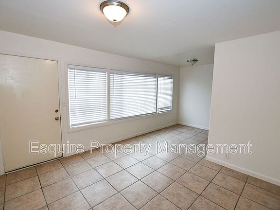 3rd image of 11119 Rosal Ln
