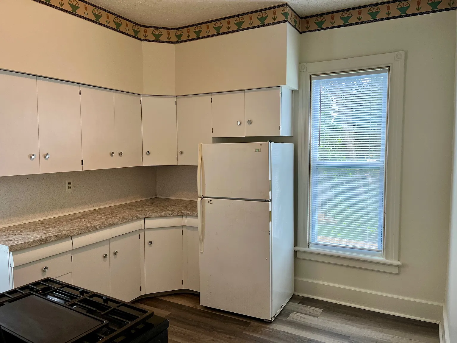 2 bed, $1,000 — Photo 2