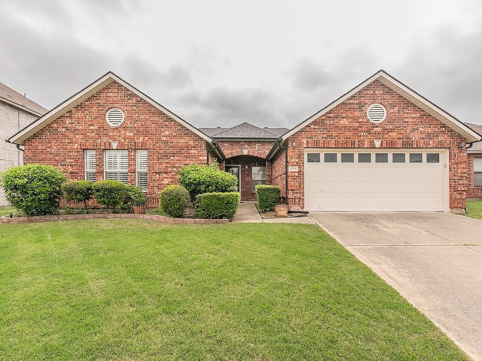 1st image of 5208 Blue Cir