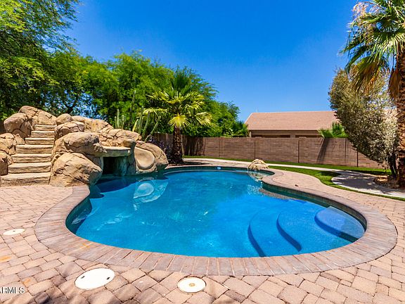 5th image of 2942 S HOLGUIN Way